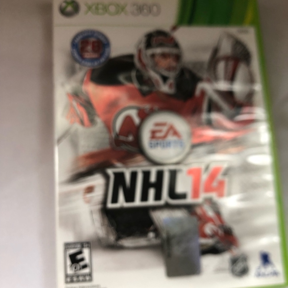 EA Sports NHL 14 Xbox 360 Game - White & Red Cover